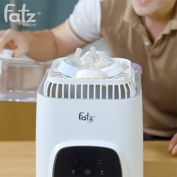 Máy rửa và tiệt trùng bình sữa Fatzbaby Cleanmax 2