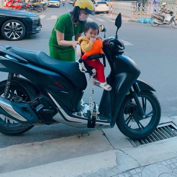 Ghế ngồi xe máy xe điện, tay ga có giảm xóc